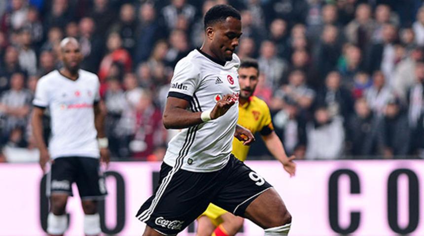 Cyle Larin: Burak Yılmaz&rsquo;ın burada olması g&uuml;zel