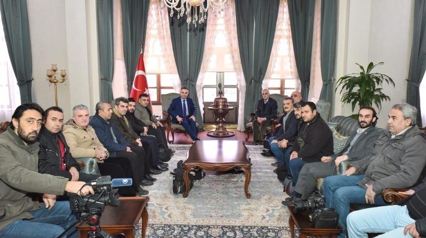 Vali Soyt&uuml;rk gazetecileri kabul etti