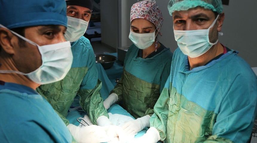Tatvan&rsquo;da kolon kanseri ameliyatı yapıldı