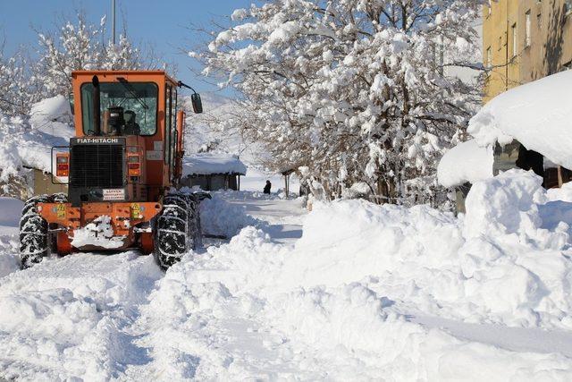 Bingöl’de 900 kilometre yol kardan temizlendi