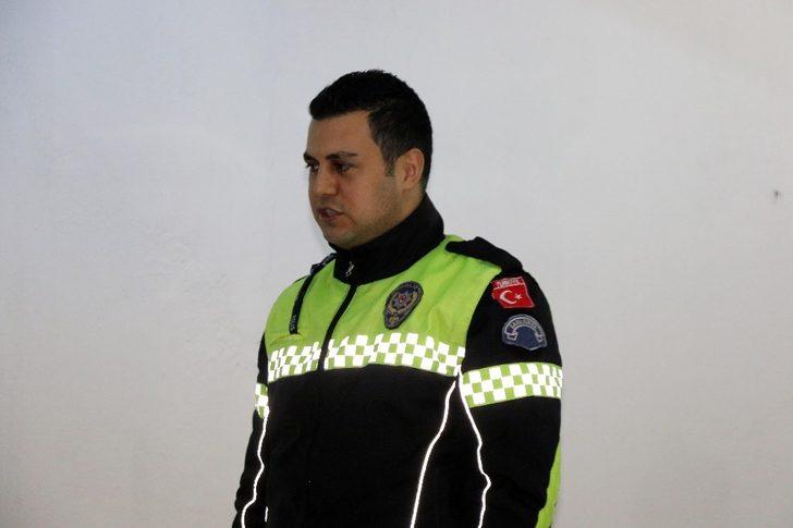 Polisler öğrencilere polislik mesleğini anlattı G3