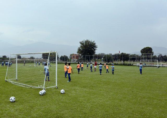 Geleceğin sporcuları bu tesislerde yetişiyor