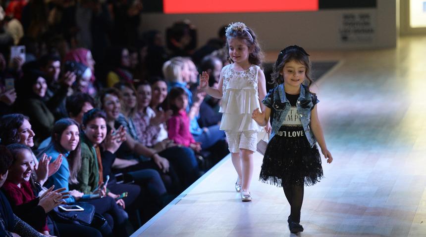 Junioshow'da cocuk mankenler podyuma çıktı