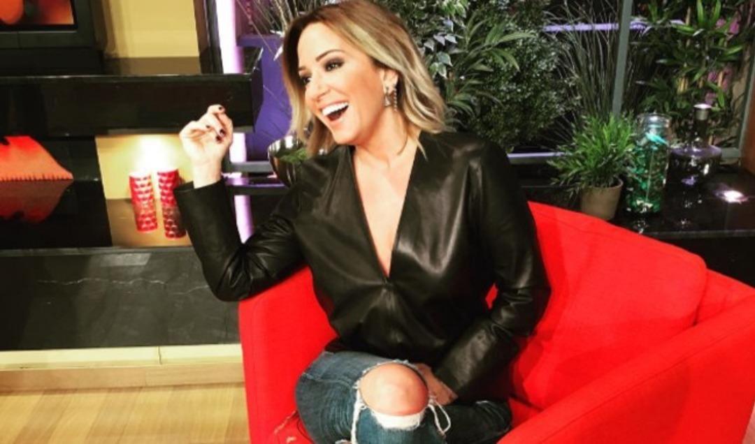 Saba T&uuml;mer'den pembe bornozlu paylaşım!