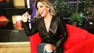 Saba Tümer'den pembe bornozlu paylaşım!