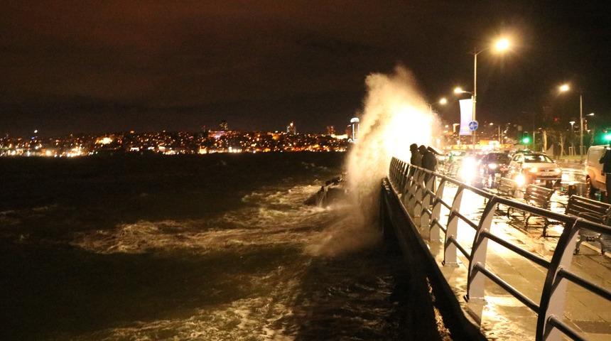 İstanbul&rsquo;da şiddetli lodos