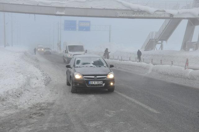 Bitlis’te kar yağışı durdu; sis ve soğuk etkili