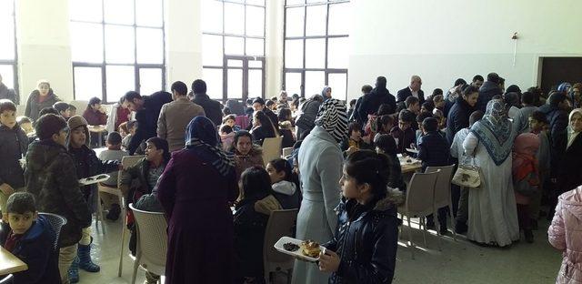 Öğretmen ve öğrencilerden Yemen için kermes