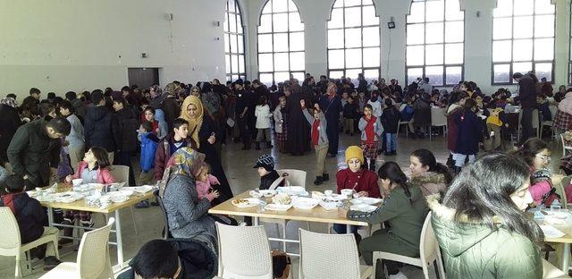 Öğretmen ve öğrencilerden Yemen için kermes