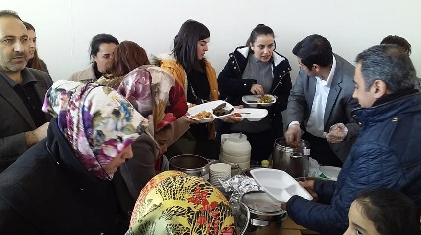 Öğretmen ve öğrencilerden Yemen için kermes