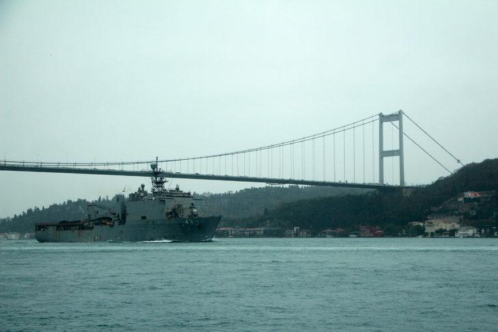 ABD savaş gemisi İstanbul Boğazı'ndan geçti G4