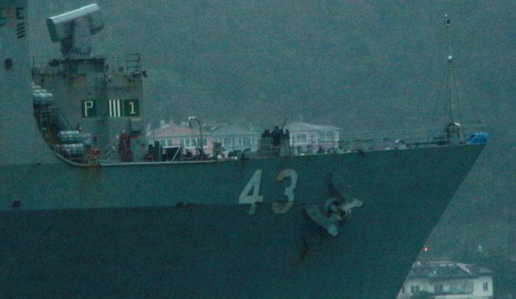 ABD savaş gemisi İstanbul Boğazı'ndan geçti G1
