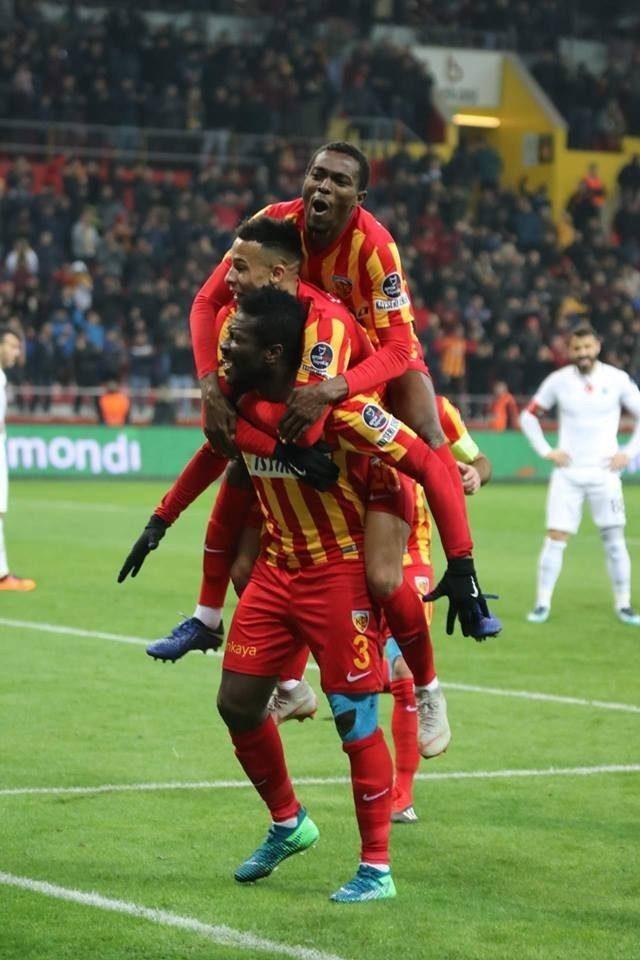 Asamoah Gyan’dan Kayseri’nin tanıtımına büyük destek