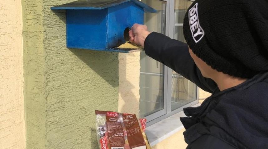 &Ouml;ğrenciler kuşları unutmadı