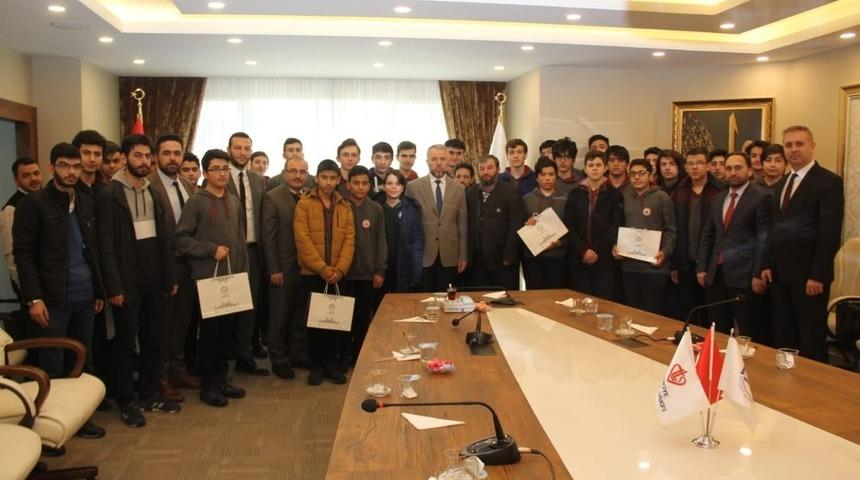 B&uuml;y&uuml;kşehir Belediyesi, Talas Gen&ccedil;lik Merkezi&rsquo;nde Kayseri ve T&uuml;rkiye&rsquo;nin geleceğine etki edecek gen&ccedil;ler yetiştiriyor