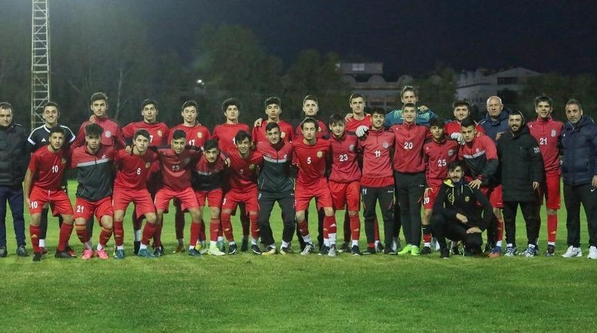 E.Yeni Malatyaspor altyapısına da Antalya&rsquo;da kamp yaptırdı