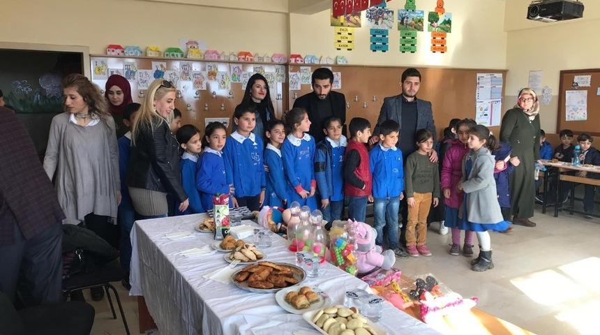 Oku paylaş projesinde y&uuml;zler g&uuml;ld&uuml;