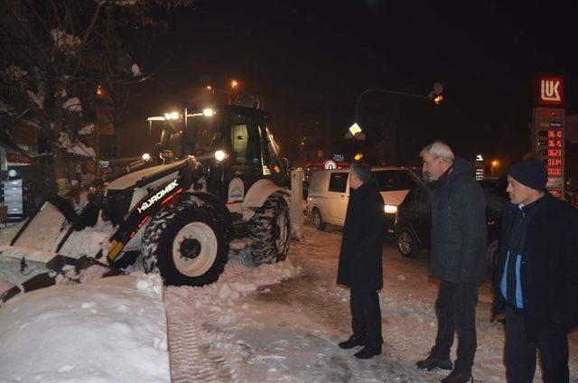 Tatvan’da kar temizleme çalışması