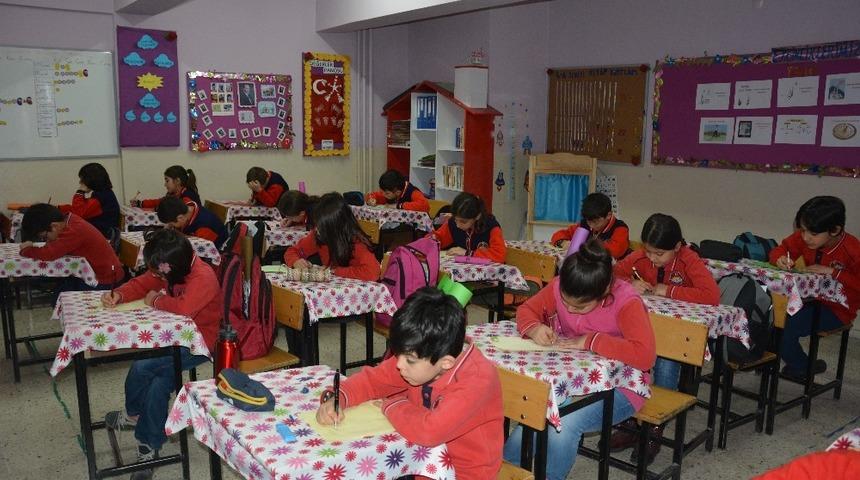 &Ouml;ğrencilerden sınırdaki Mehmet&ccedil;iğe mektup