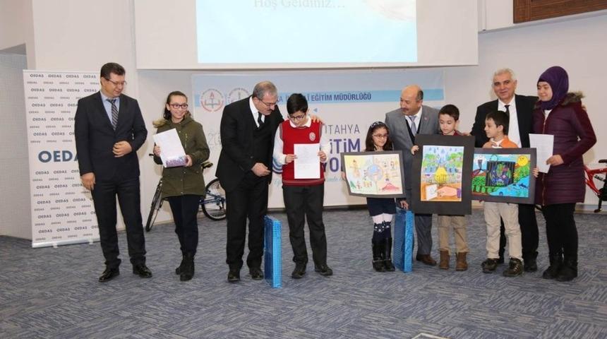 Başarılı &ouml;ğrenciler &ouml;d&uuml;llendirildi