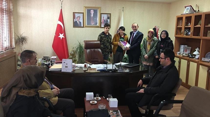 &Ouml;ğrencilerden Başkan Başer&rsquo;e teşekk&uuml;r ziyareti