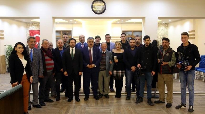 Başkan &Ouml;zg&uuml;ven, basın mensuplarıyla bir araya geldi