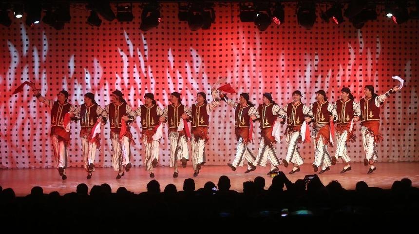 Anadolu&rsquo;nun eşsiz dansları Yenimahalle&rsquo;de sahnelendi