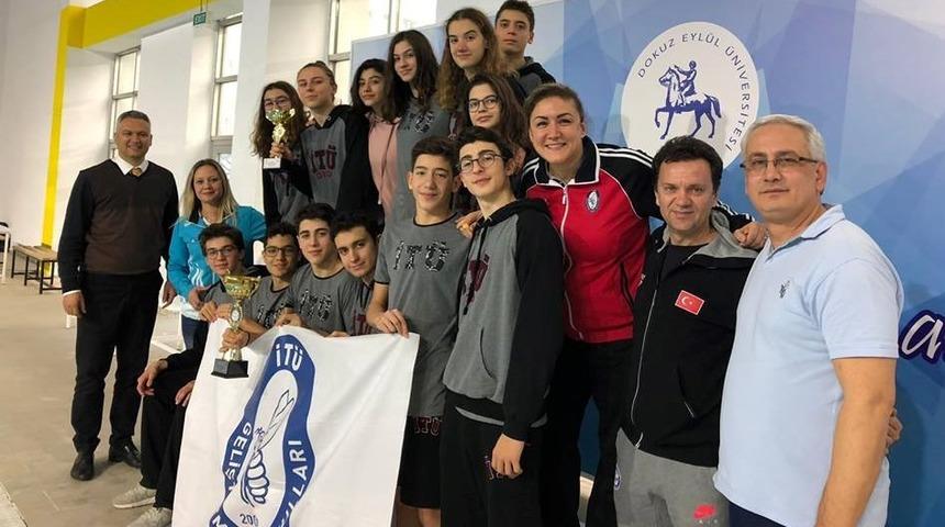 İT&Uuml; Geliştirme Vakfı Okulları madalyaları topladı