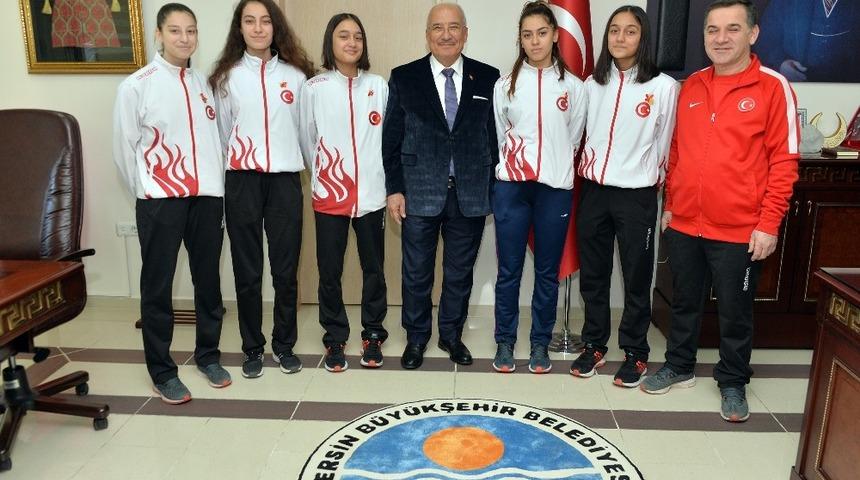 Avrupa 3&rsquo;&uuml;nc&uuml;s&uuml; tekvandocudan Başkan Kocamaz&rsquo;a ziyaret