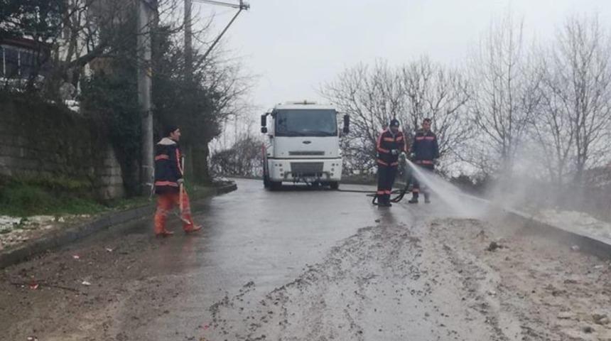 Risk oluşturan yollar yıkanıyor
