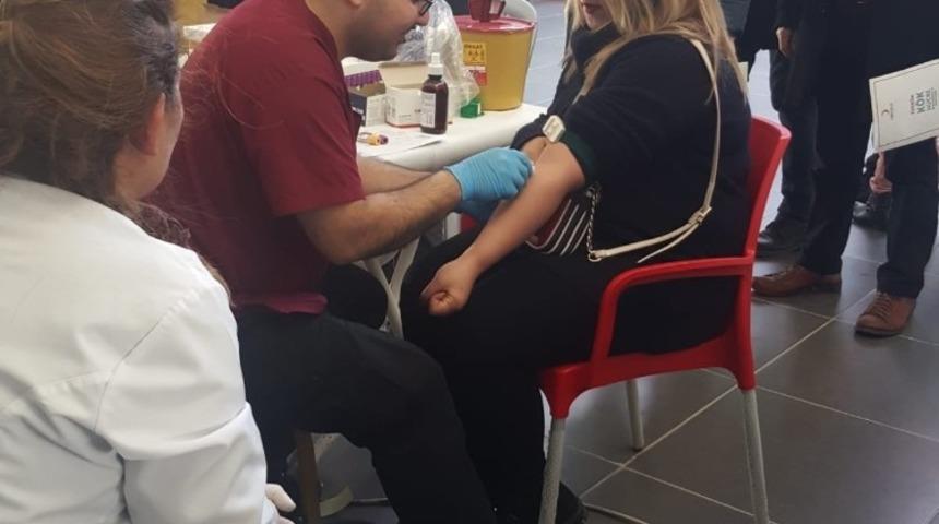 Eğitimcilerden k&ouml;k h&uuml;cre ve kan bağışı kampanyasına destek