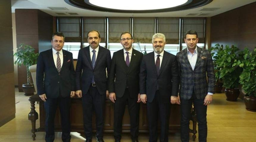 Hekimoğlu Trabzon FK y&ouml;neticileri, Bakan Kasapoğlu ile g&ouml;r&uuml;şt&uuml;