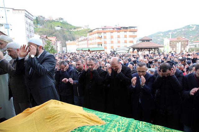 Başdanışman Ahmet Minder'in annesi, son yolculuğuna uğurlandı