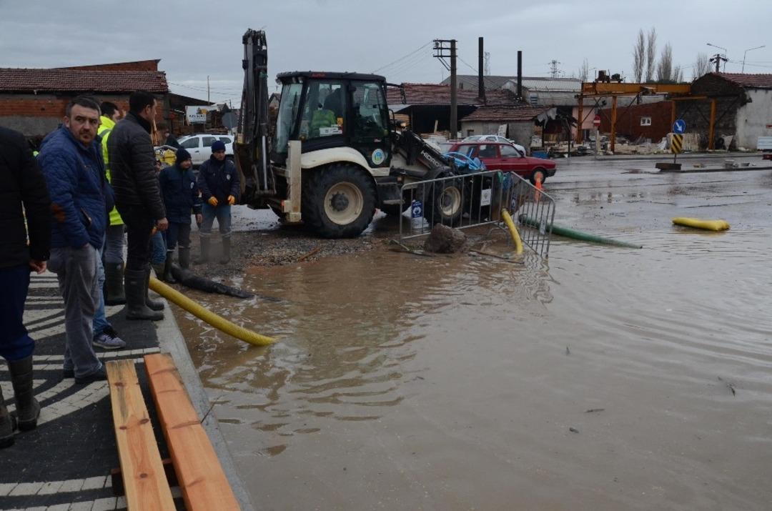 Balıkesir&rsquo;de kerestecileri su bastı