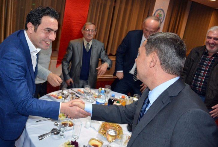 Uysal, gazetecilerle  yemekte buluştu G2