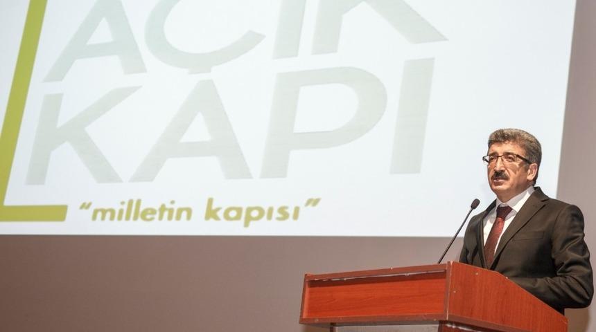 Van Valisi Bilmez muhtarlarla bir araya geldi