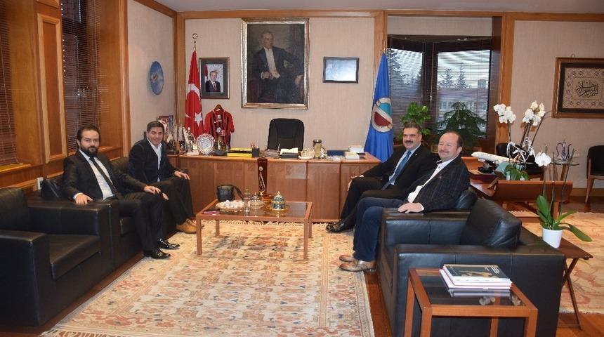 Rekt&ouml;r Prof. Dr. &Ccedil;omaklı&rsquo;ya Eskişehir basınından ziyaret