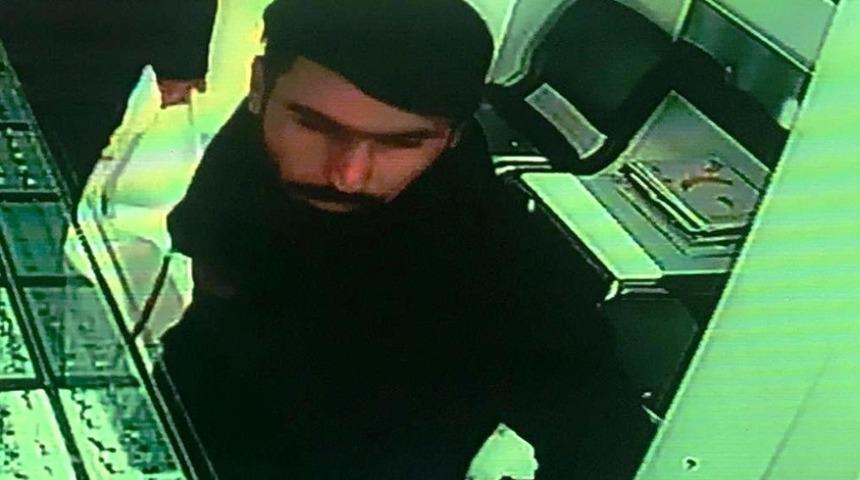 Kuyumcuya sahte altın kolye satan zanlı Erzurum&rsquo;da yakalandı