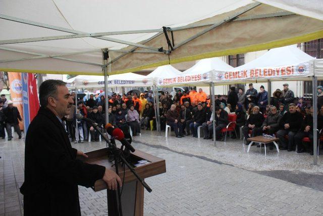 Gemlik’e yağmur gibi hizmet yağıyor