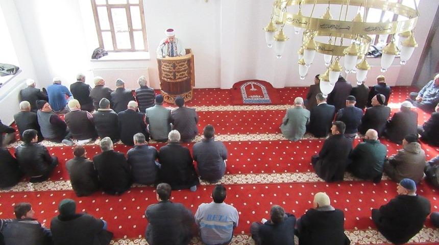 Sandıklı Şaloğlu Camide ilk cuma namazı kılındı