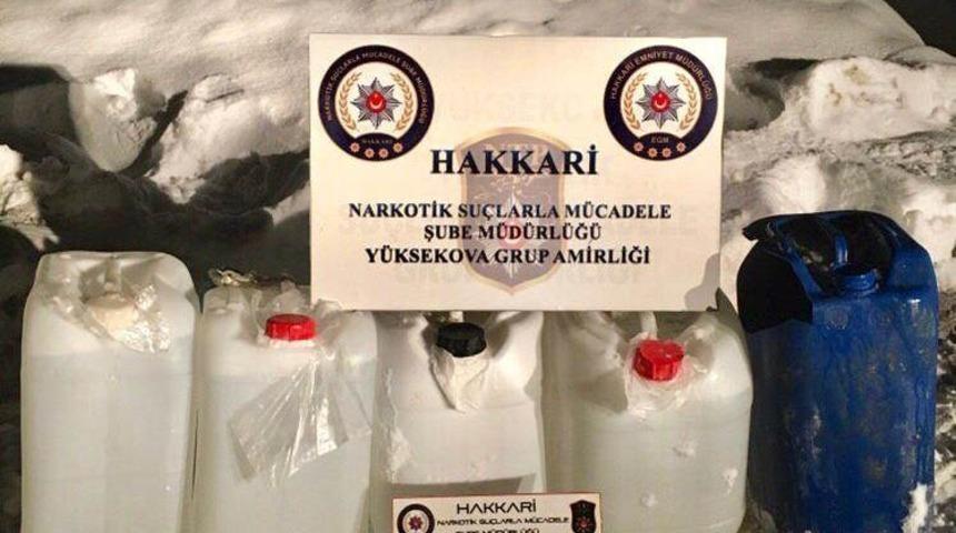 Y&uuml;ksekova&rsquo;da 102 litre asit anhidrit ele ge&ccedil;irildi