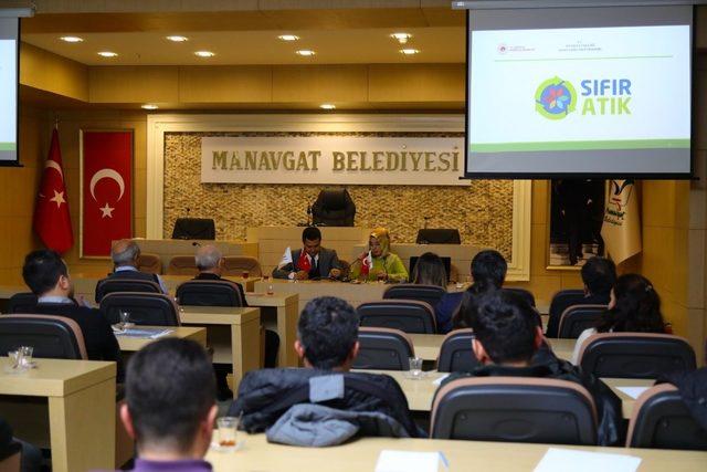 Manavgat Belediyesi’nde Sıfır Atık bilgilendirme toplantısı