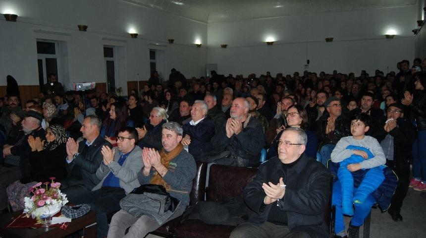 Bayramiç’te ‘Namın Yürüsün’ belgeselinin ilk gösterimi yapıldı