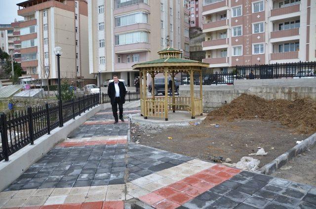 Tekin, mahallelerde devam eden çalışmaları inceledi