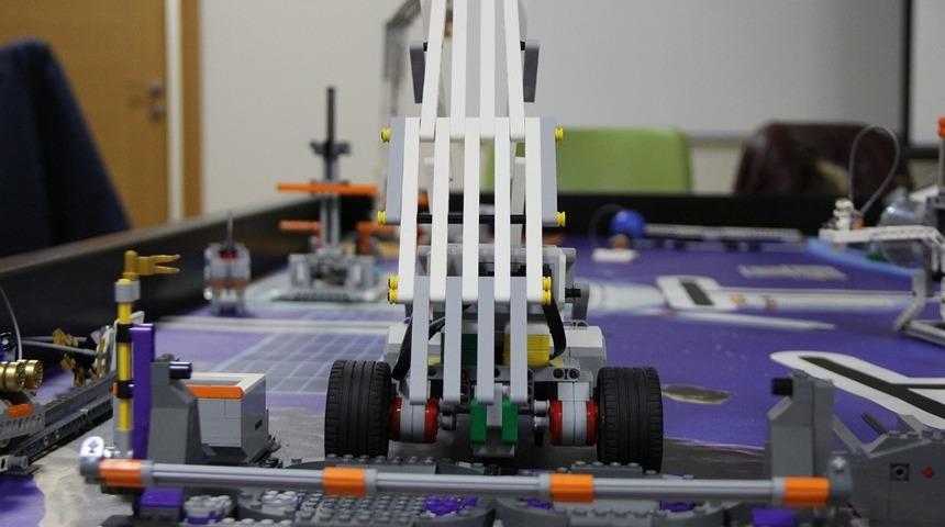 Robotik ve Kodlama Kul&uuml;b&uuml; &ouml;ğrencileri turnuvaya hazırlanıyor