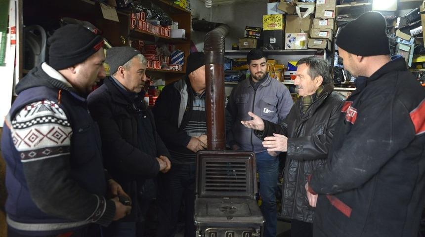 Başkan Ata&ccedil; esnafları dinlemeye devam ediyor