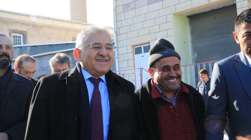 Başkan B&uuml;y&uuml;kkılı&ccedil;&rsquo;ı Yemliha halkı bağrına bastı