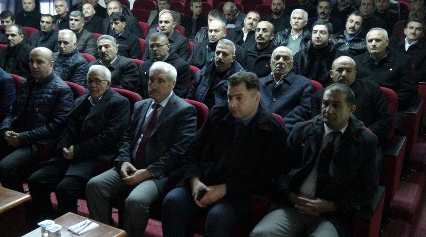 Gerc&uuml;ş&rsquo;te muhtarlara uyuşturucuyla m&uuml;cadele konferansı verildi