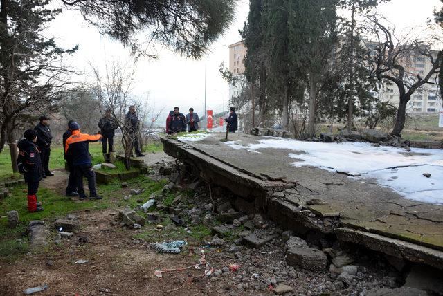 Kahramanmaraş'ta bina çöktü