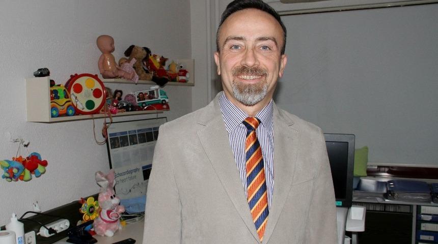 (&Ouml;zel haber) Muayene olurken &ccedil;izgi film izliyorlar